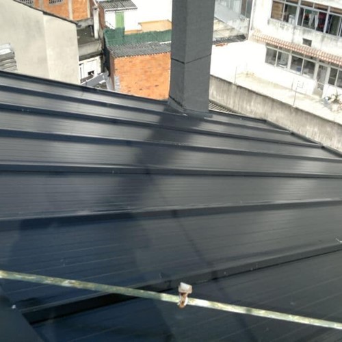 Ventajas de la instalación de cubiertas de panel sándwich con Doscanal